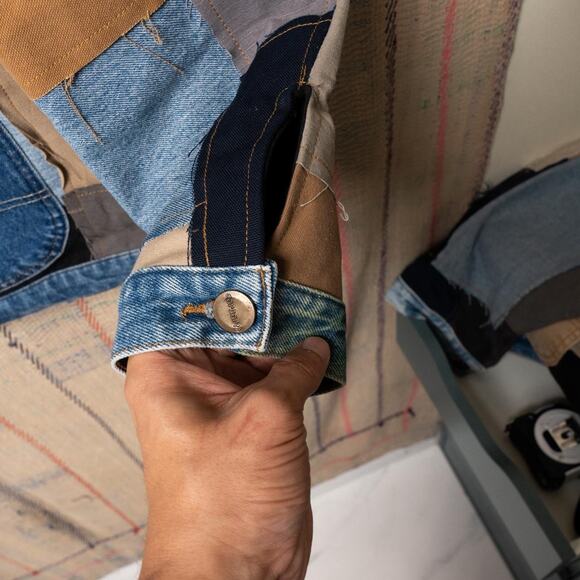 Upcycled patchwork carhartt chore jacket - Picture 6 of 7